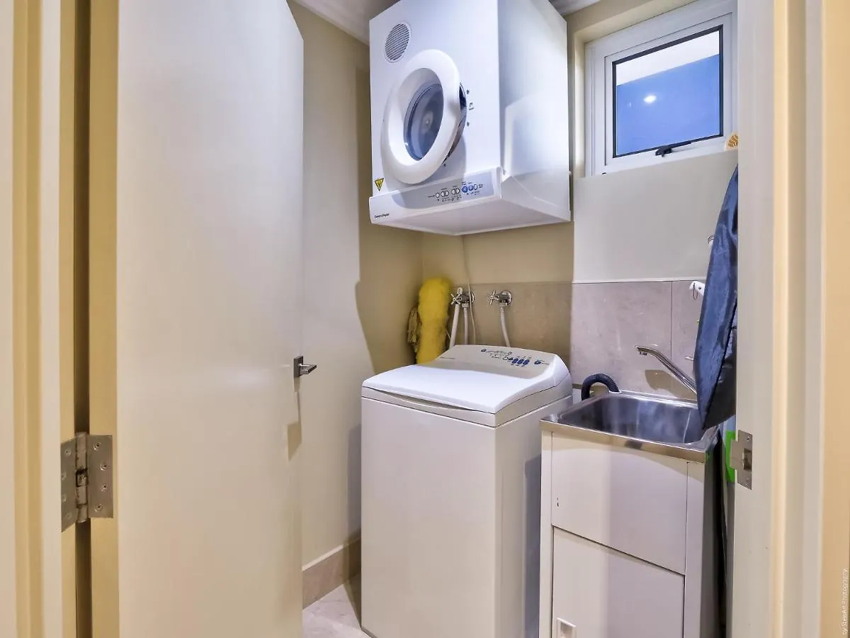 2 Bdr Apt Wifi Pool Parking Spa Hervey Bay Urangan 0*,